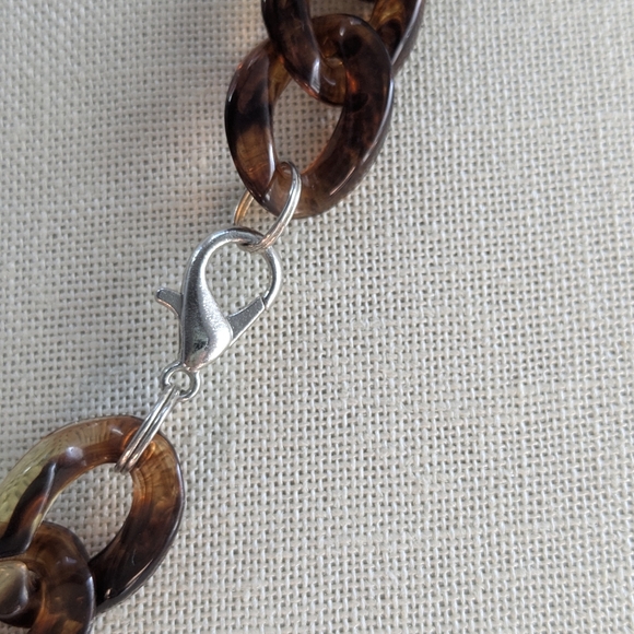 Tortoise Shell Plastic Link Necklace - Picture 3 of 4